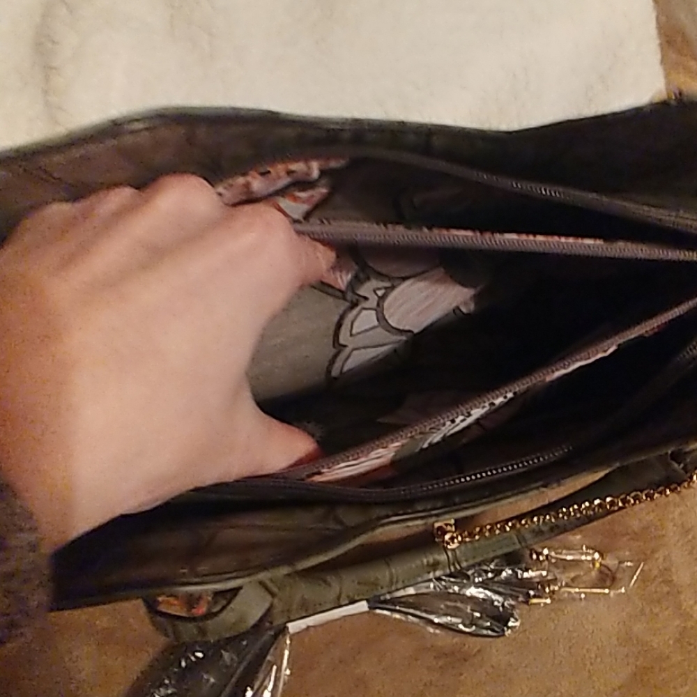 Purse - Picture 4 of 7